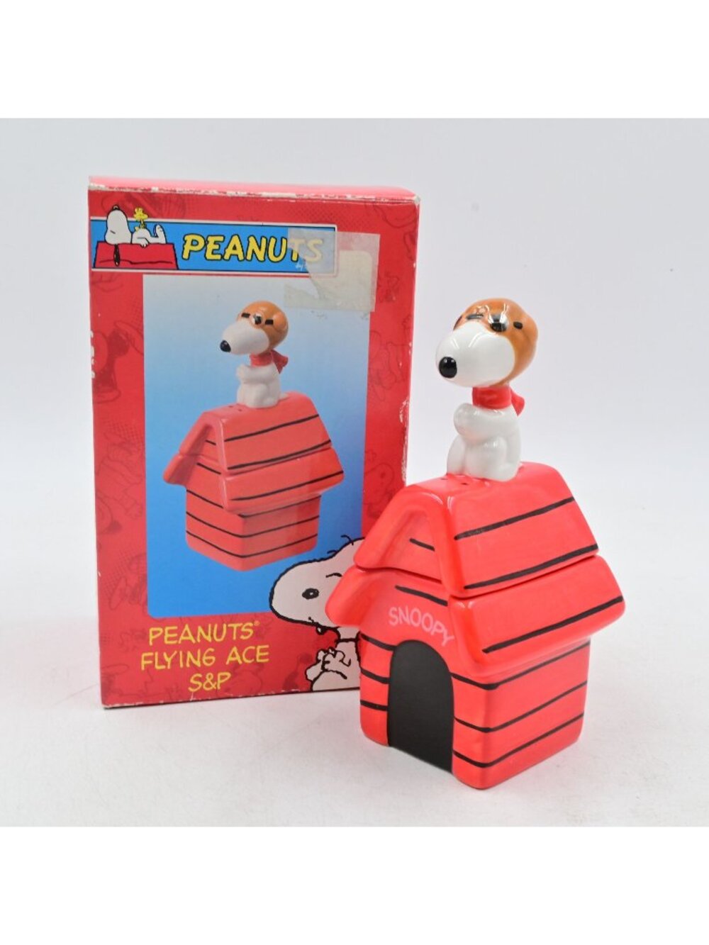 Peanuts Snoopy Flying Ace Ceramic Salt Pepper Shakers Set Doghouse Vintage  NIB